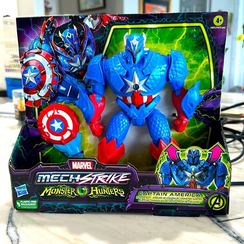 Marvel Avengers Mech Strike Monster Hunters Captain America Deluxe Action Figure